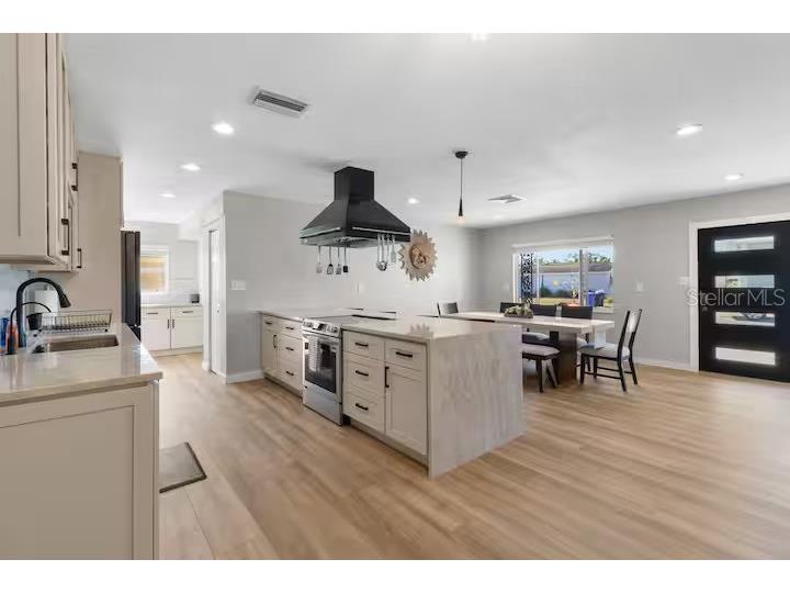 824 Seabreeze Drive Ruskin FL 33570 TB8477879 image6