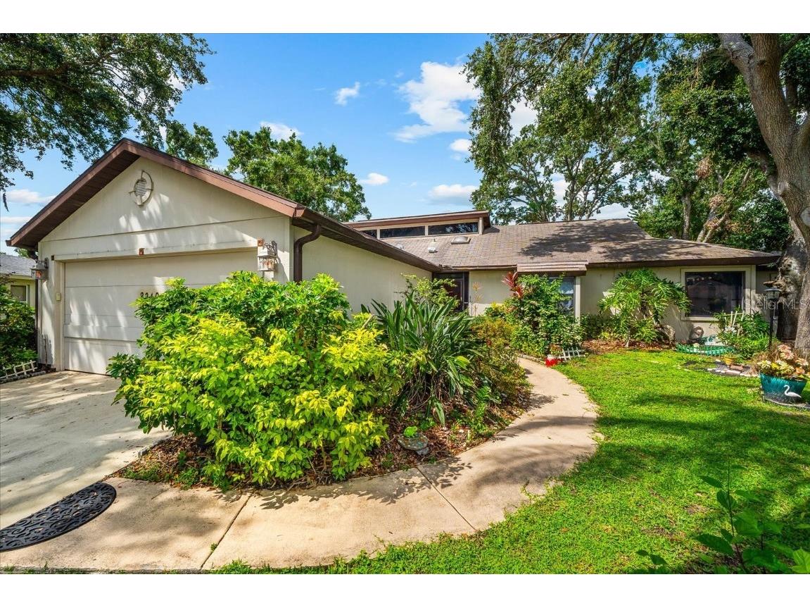 8240 Cypress Lake Drive Sarasota FL 34243 A4656045 image1