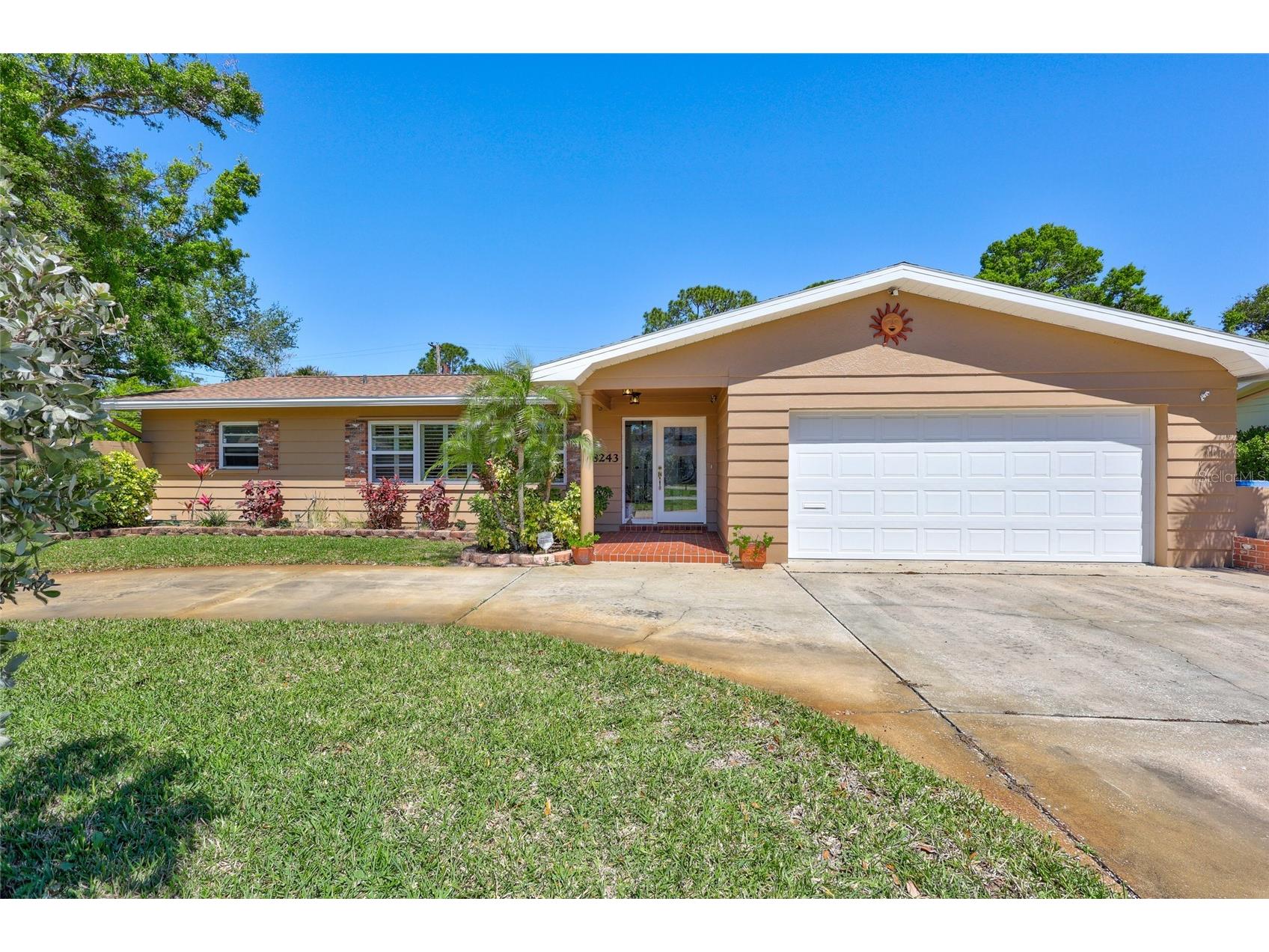 8243 37th Avenue N Saint Petersburg FL 33710 TB8475018 image1