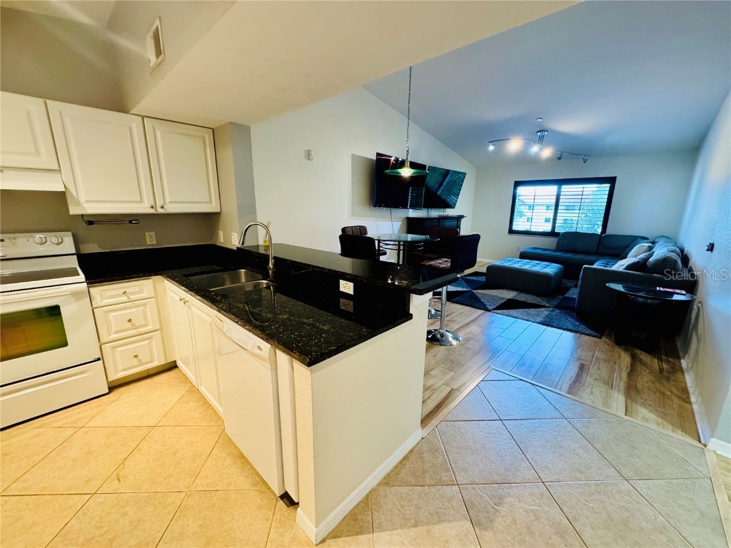 8244 Key Royal Circle #633 Naples FL 34119 C7511954 image14