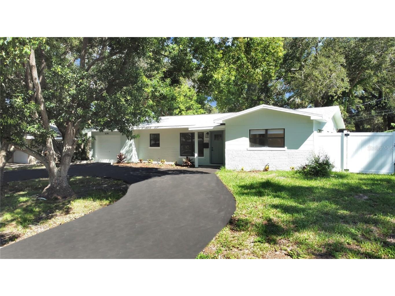 8245 32nd Avenue N Saint Petersburg FL 33710 U8211173 image1