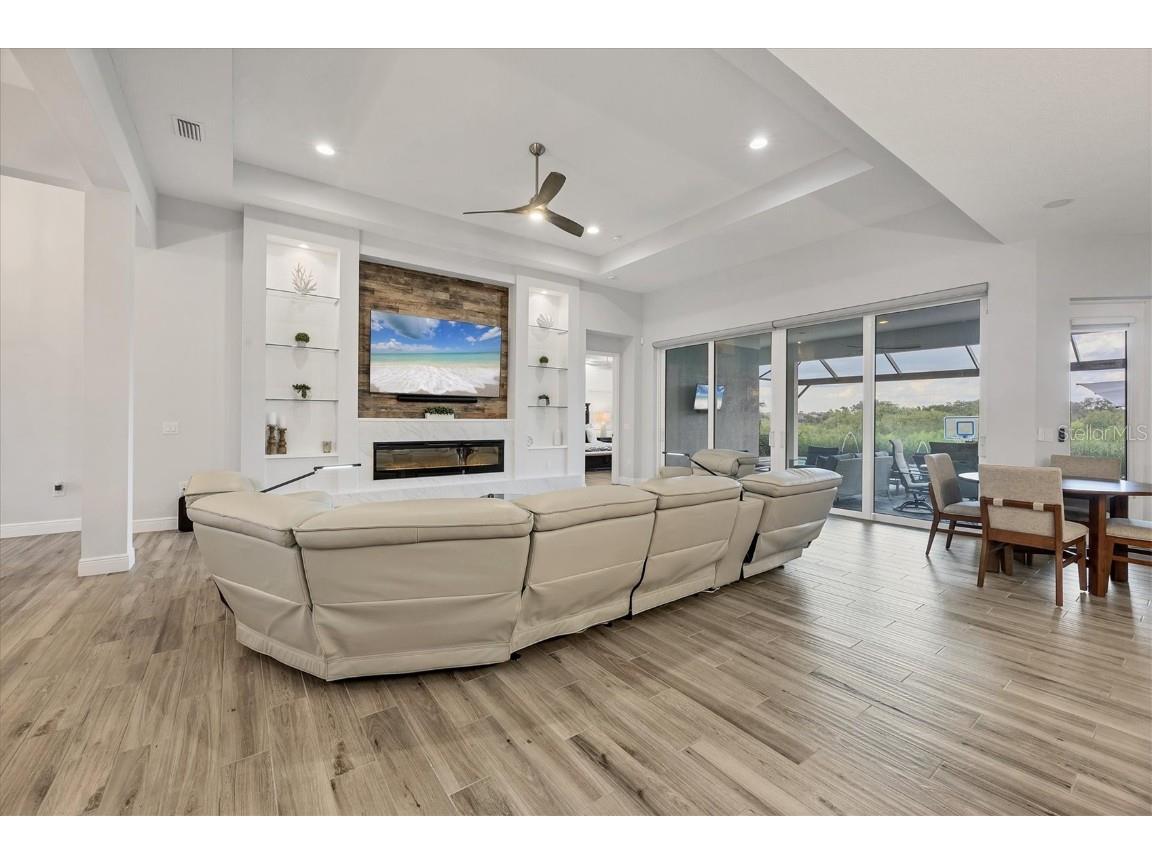 8245 Grande Shores Drive Sarasota FL 34240 N6139475 image16