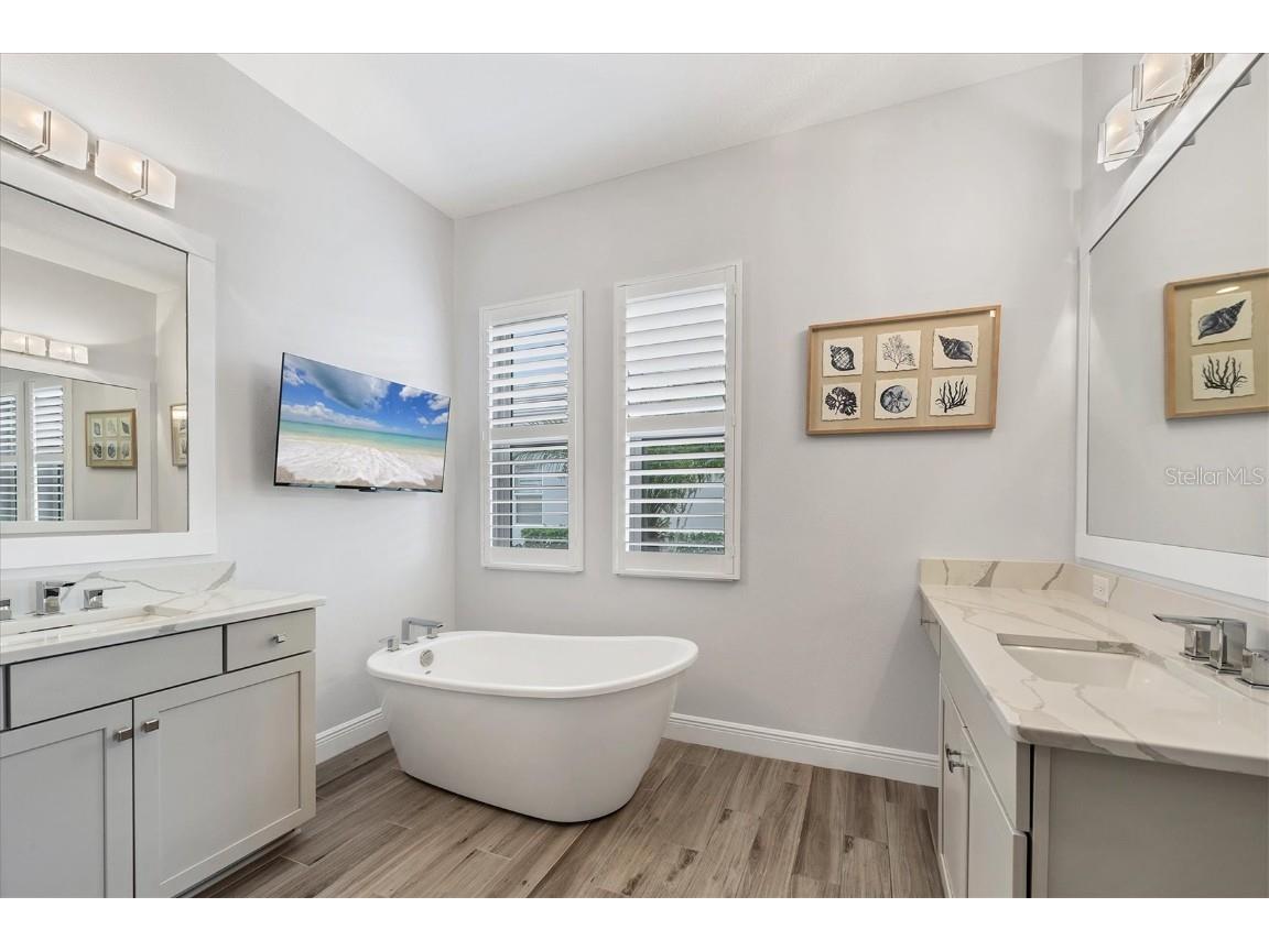 8245 Grande Shores Drive Sarasota FL 34240 N6139475 image21