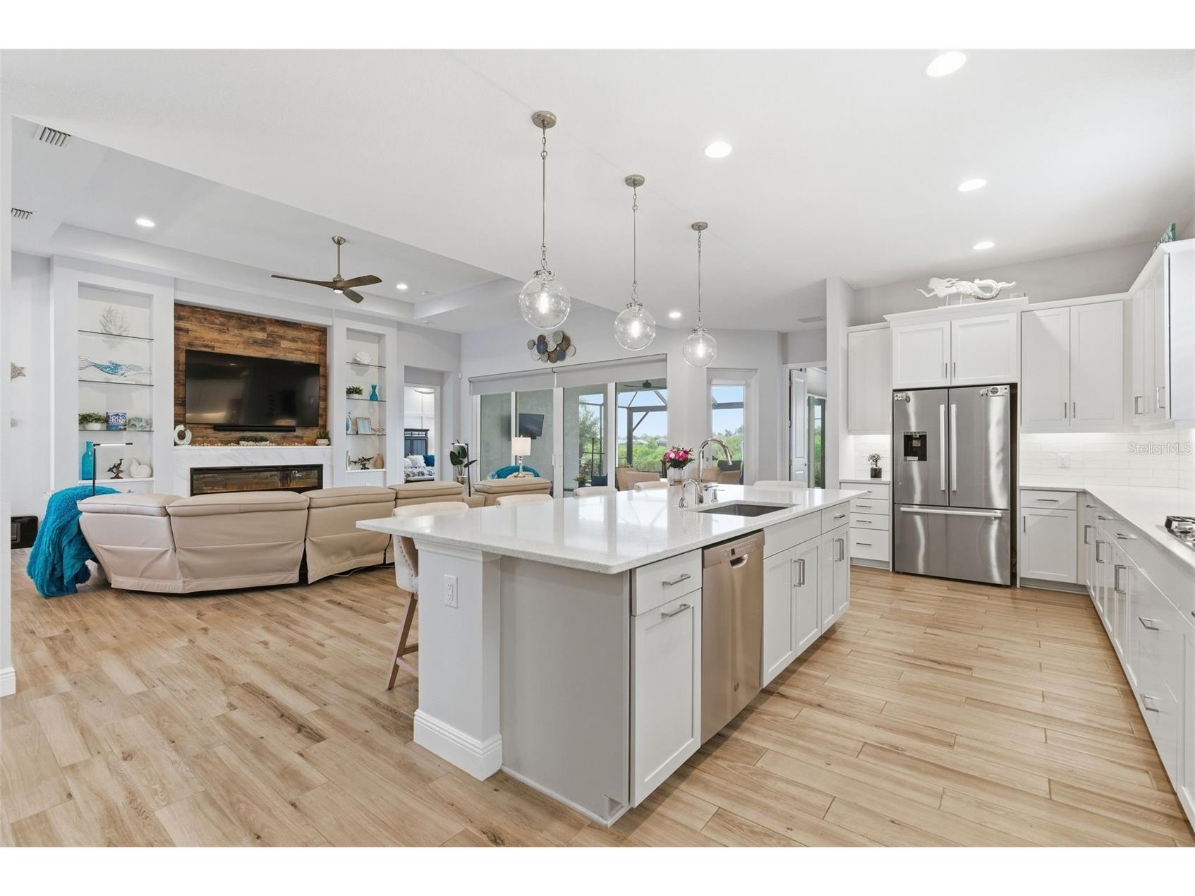 8245 Grande Shores Drive Sarasota FL 34240 TB8492764 image10