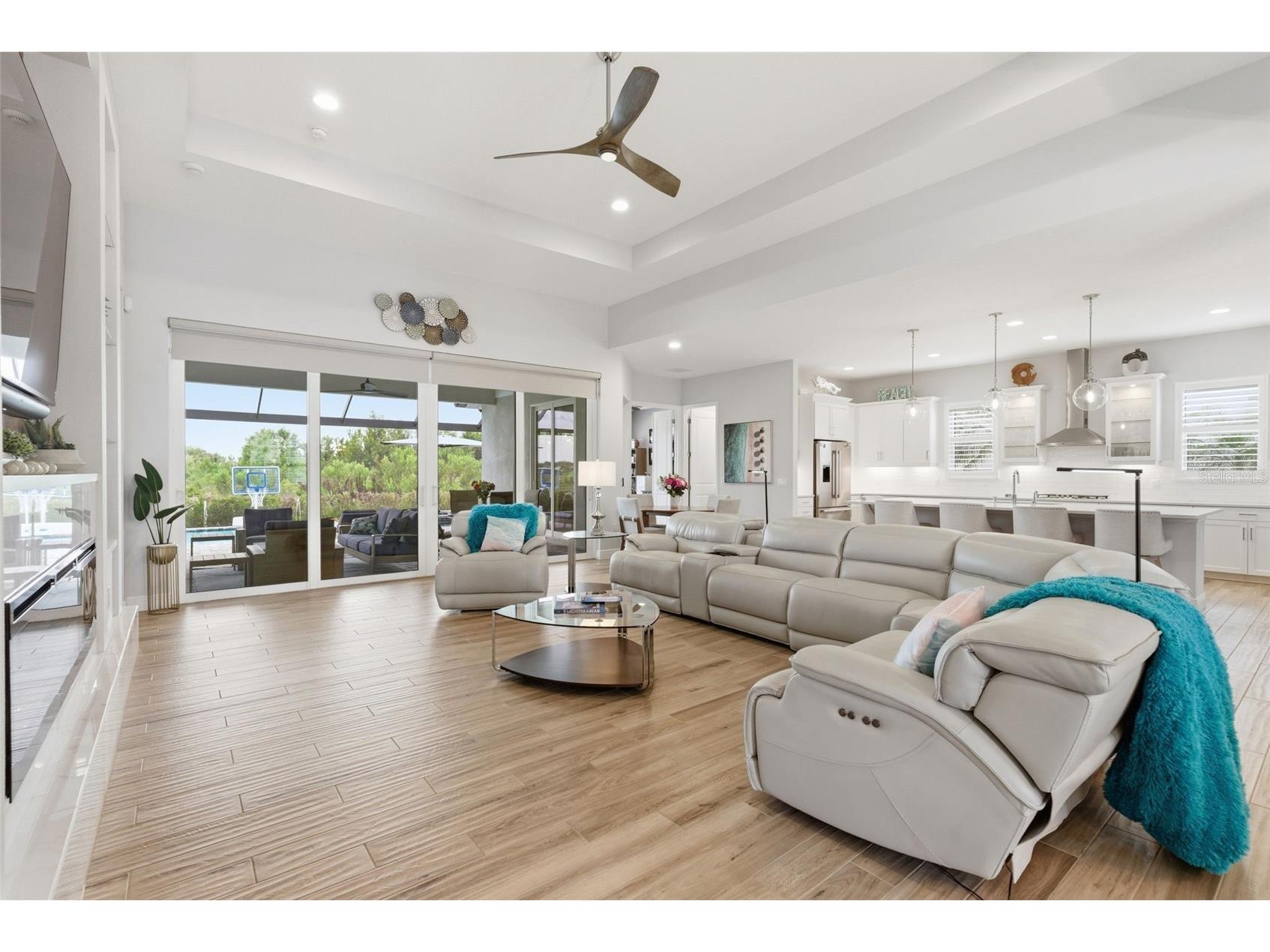 8245 Grande Shores Drive Sarasota FL 34240 TB8492764 image12