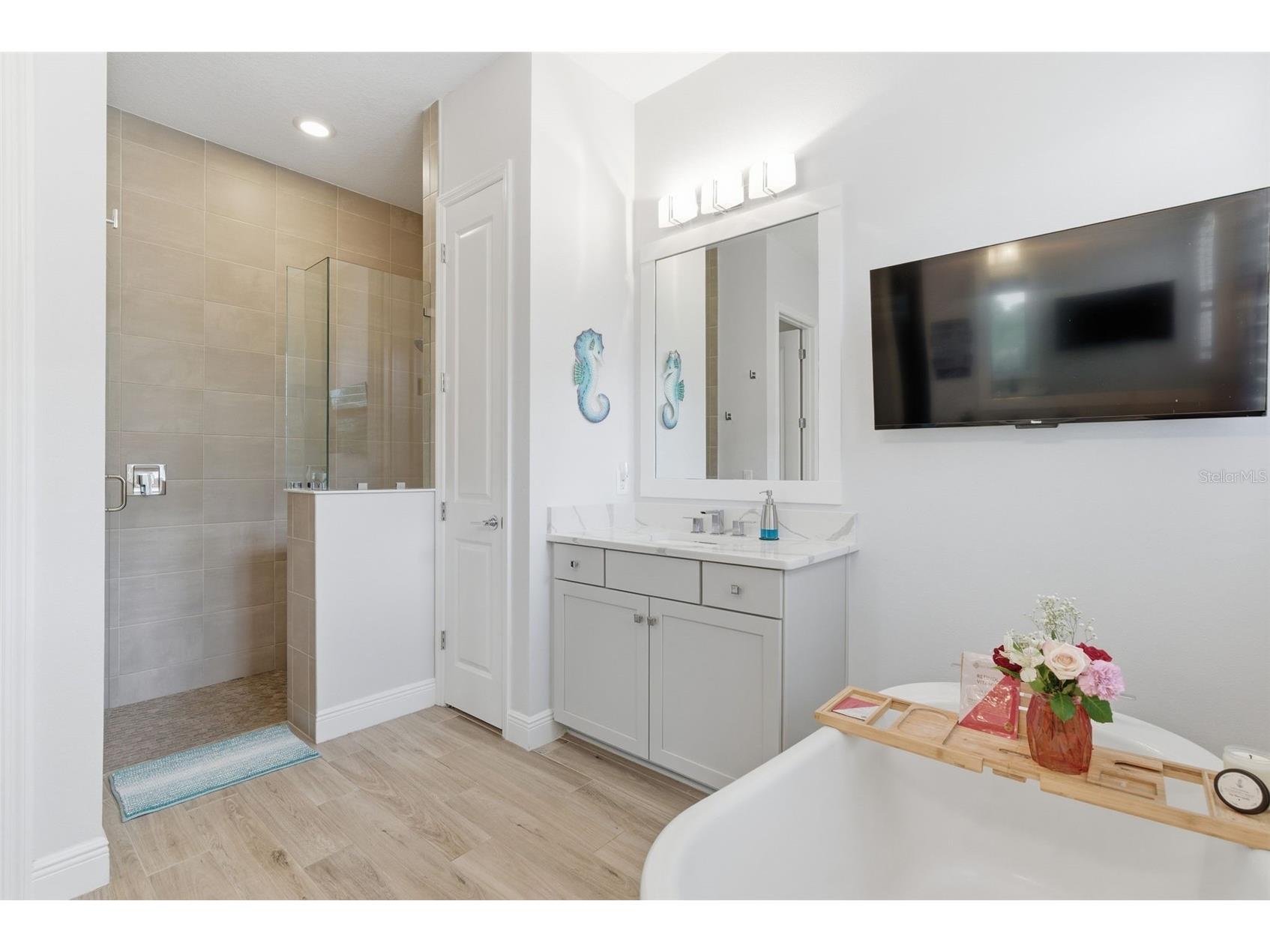 8245 Grande Shores Drive Sarasota FL 34240 TB8492764 image20