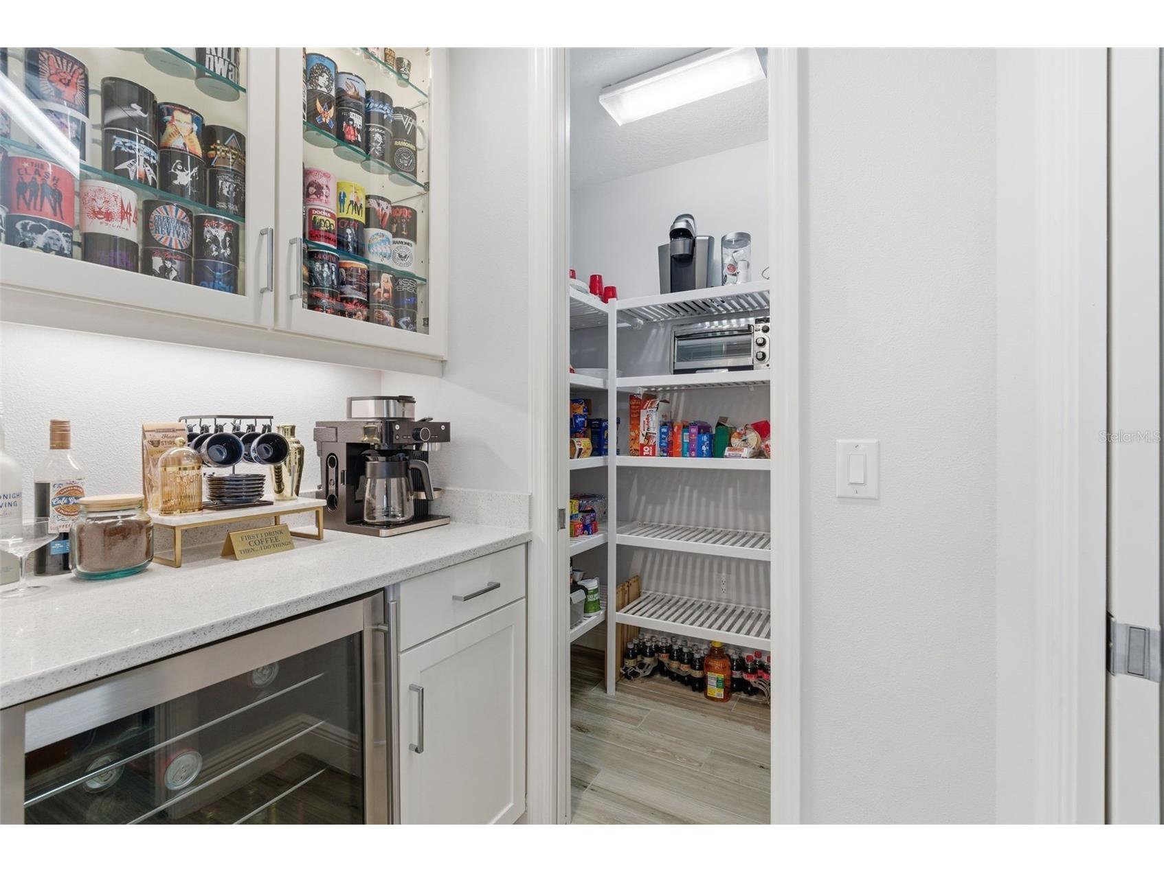 8245 Grande Shores Drive Sarasota FL 34240 TB8492764 image9