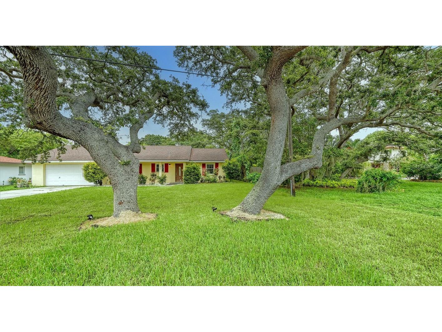 8245 Longbay Boulevard Sarasota FL 34243 A4616383 image1