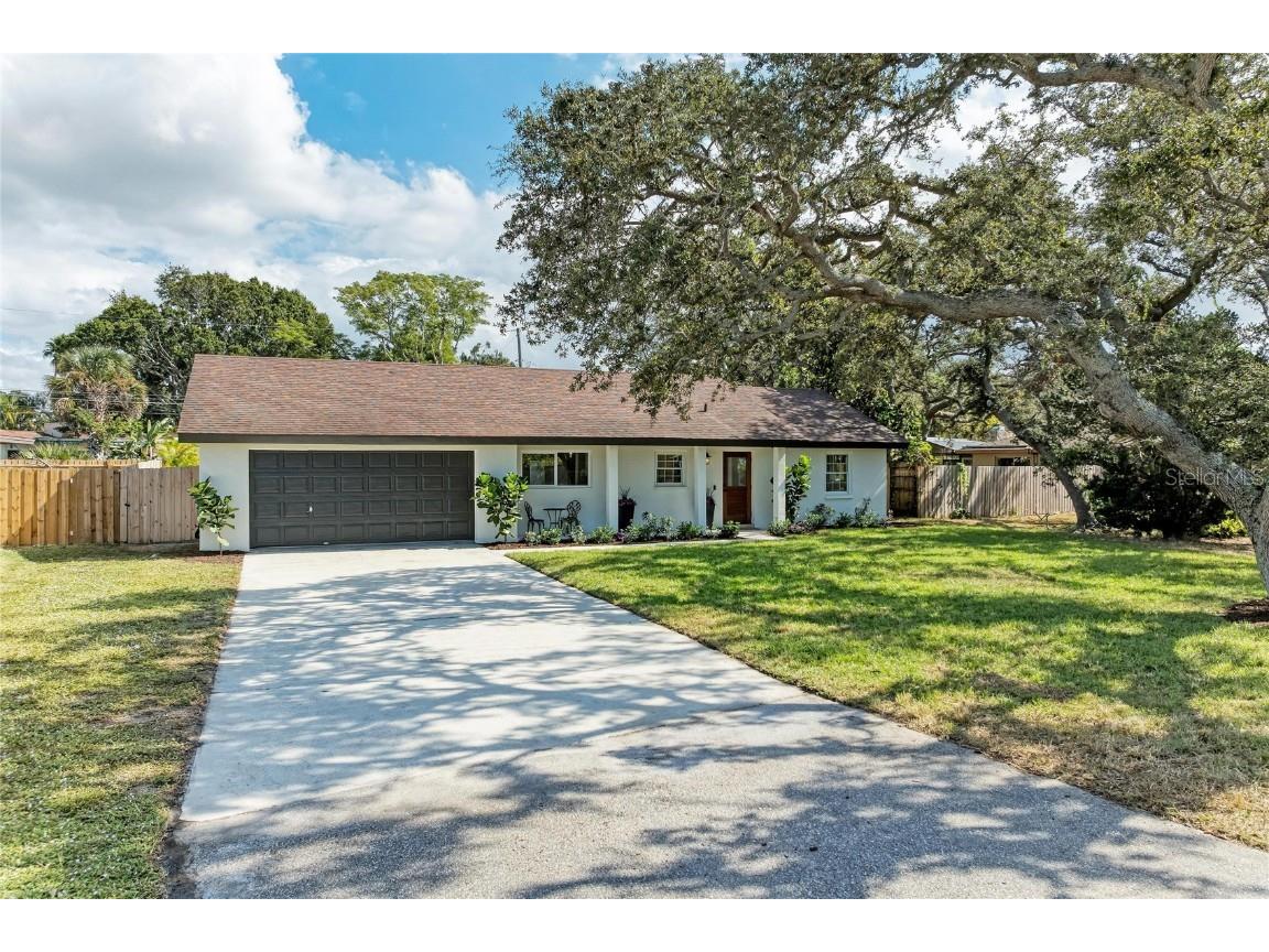 8245 Longbay Boulevard Sarasota FL 34243 A4670835 image1