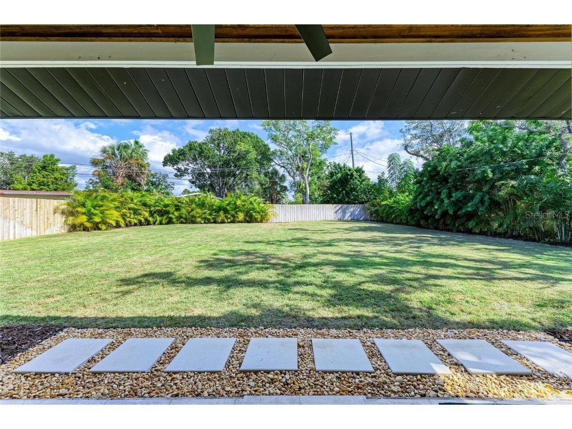 8245 Longbay Boulevard Sarasota FL 34243 A4670835 image36