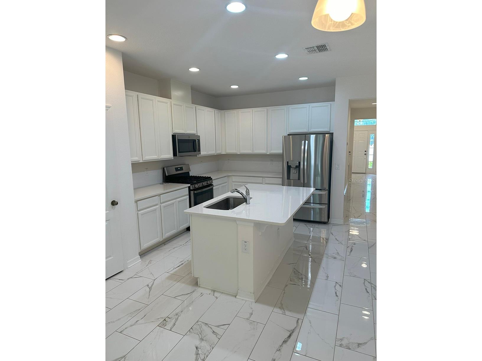 8247 Bayliss Court Orlando FL 32825 V4948922 image2