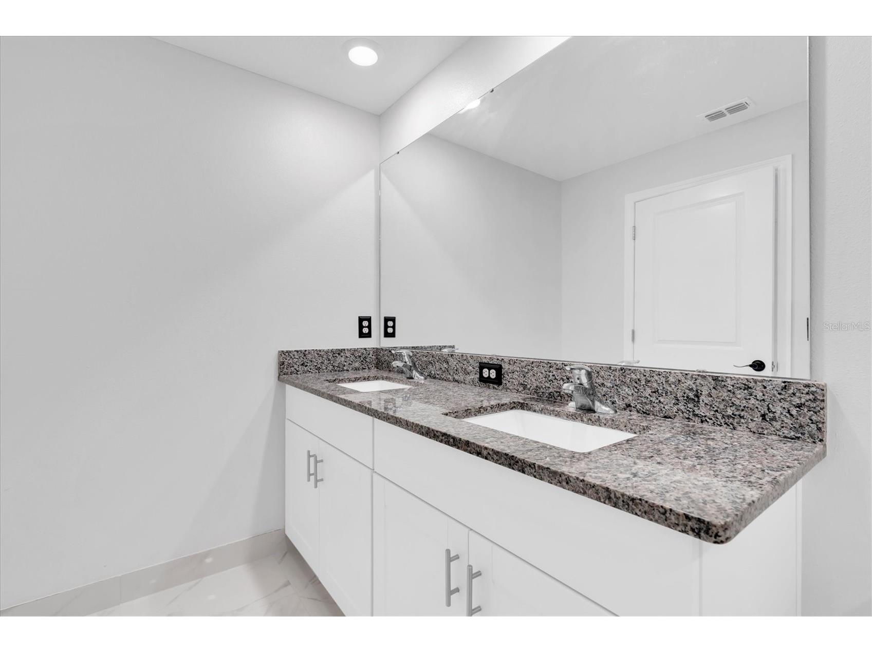 8249 Crescent Oaks Drive New Port Richey FL 34655 W7883804 image20