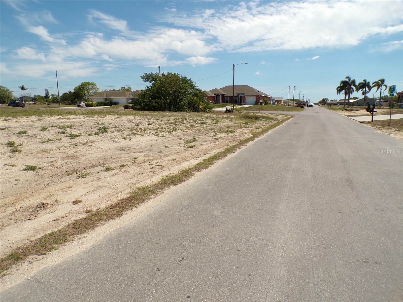 825 NE 15th Lane Cape Coral FL 33909 C7526629 image15