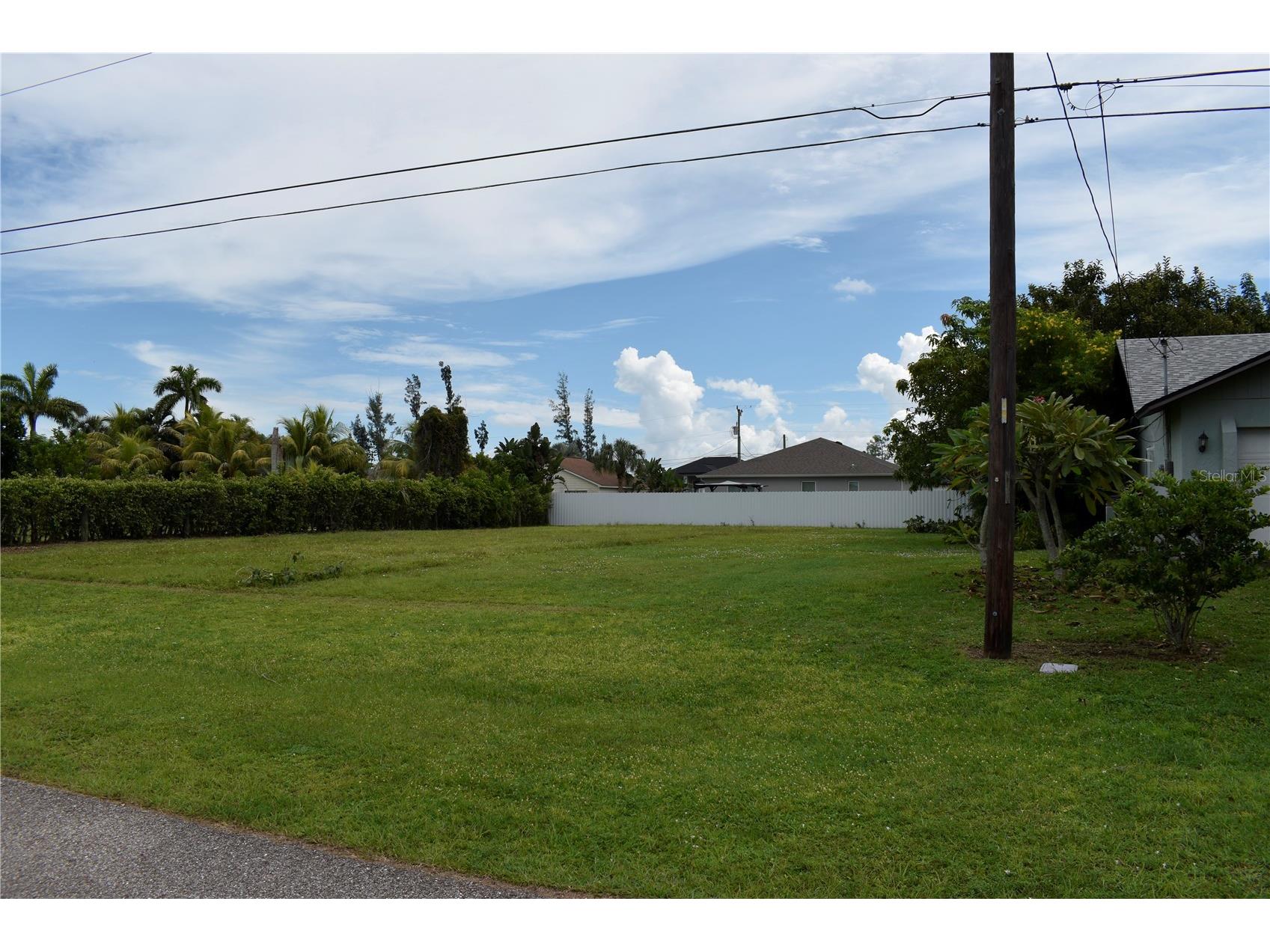 825 NE 7th Terrace Cape Coral FL 33909 A4679237 image1