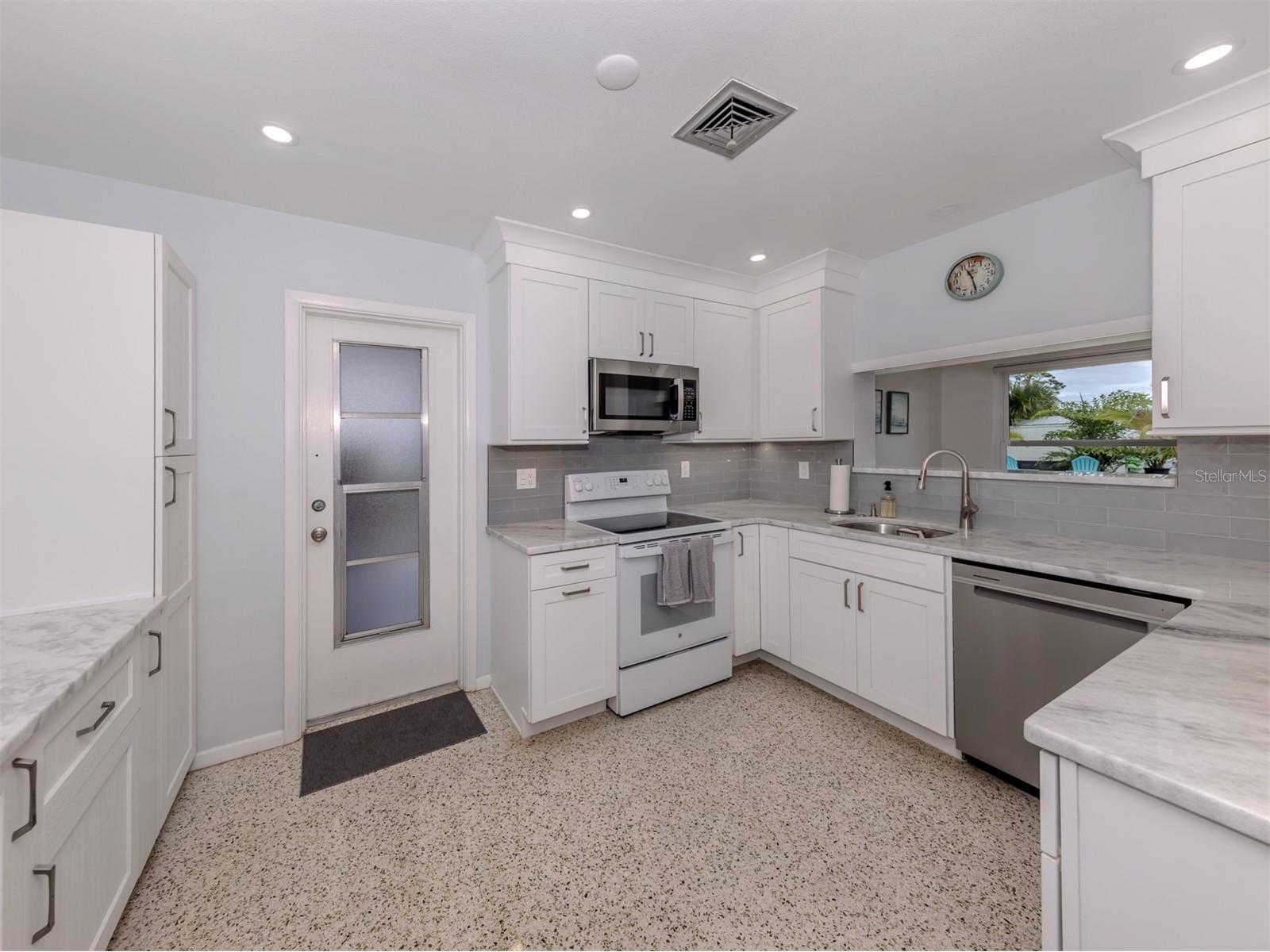 825 Nokomis Avenue S Venice FL 34285 N6142423 image12