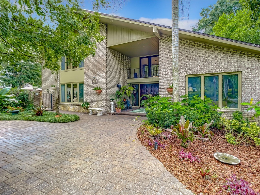 825 Pine Tree Court Deland FL 32724 V4926907 image1