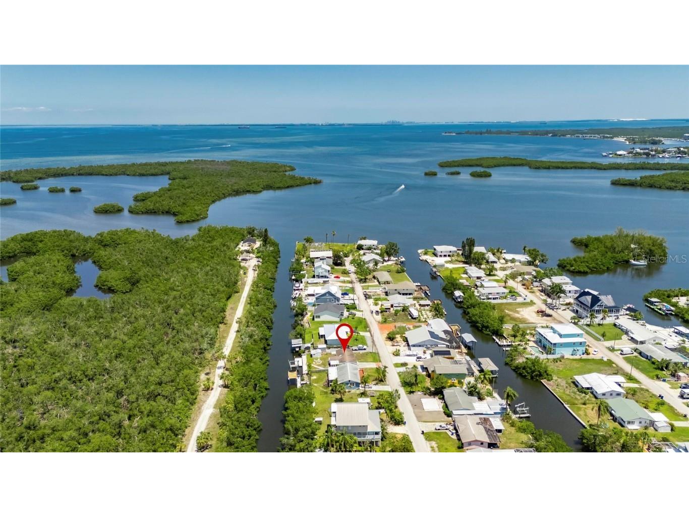 825 Seabreeze Drive Ruskin FL 33570 - TAMPA BAY/ LITTLE MANATEE RIVE TB8386254 image1