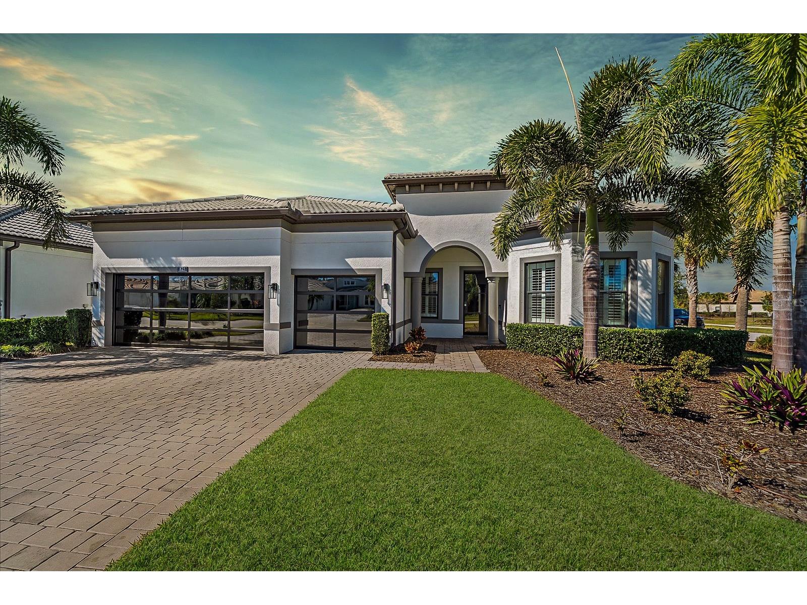 825 Seascape Place Sarasota FL 34240 A4681774 image1