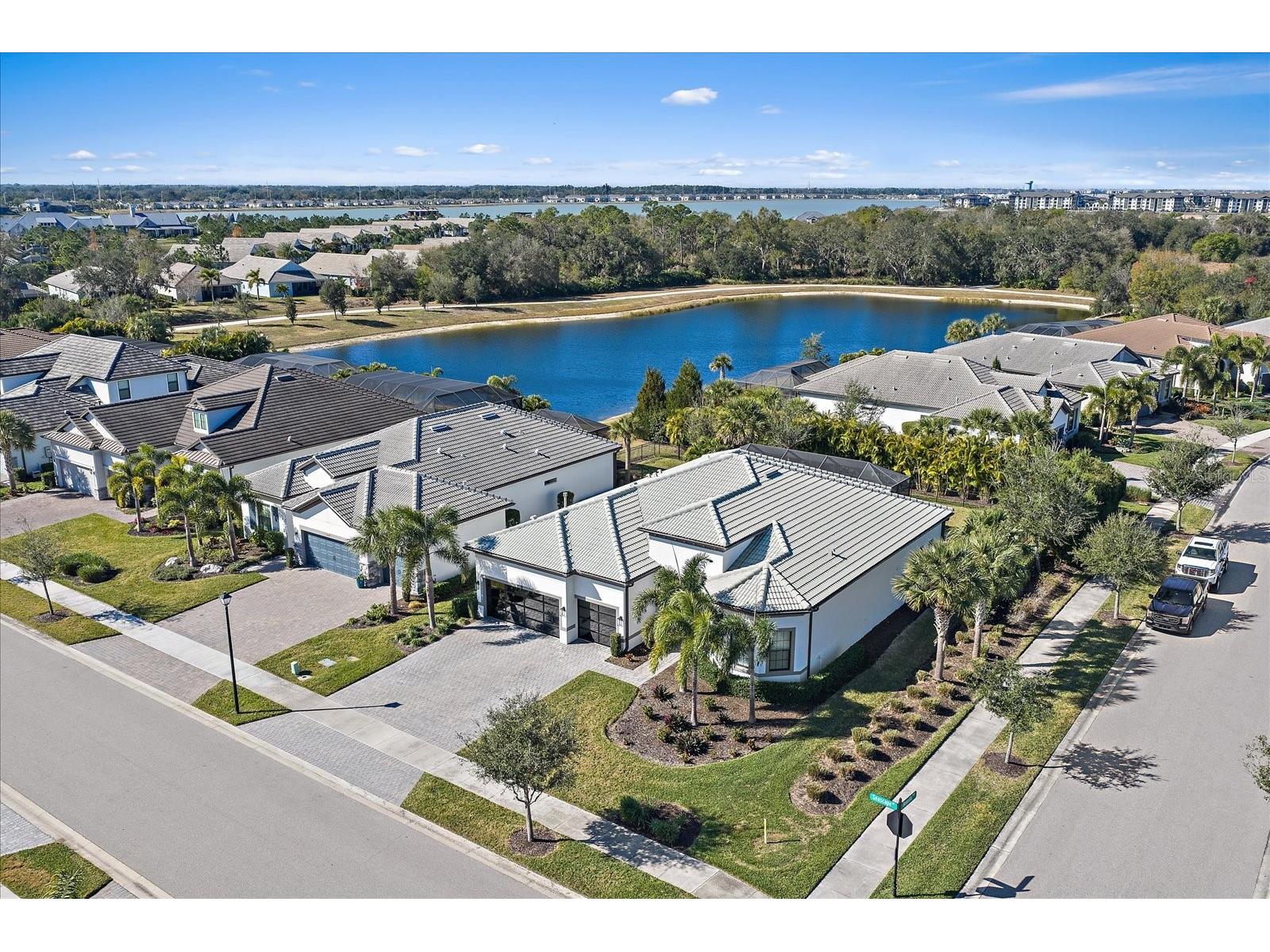 825 Seascape Place Sarasota FL 34240 A4681774 image3