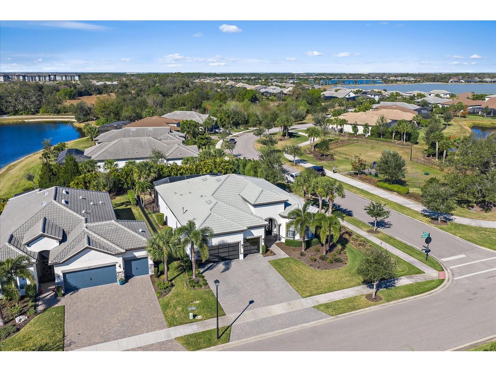 825 Seascape Place Sarasota FL 34240 A4681774 image4