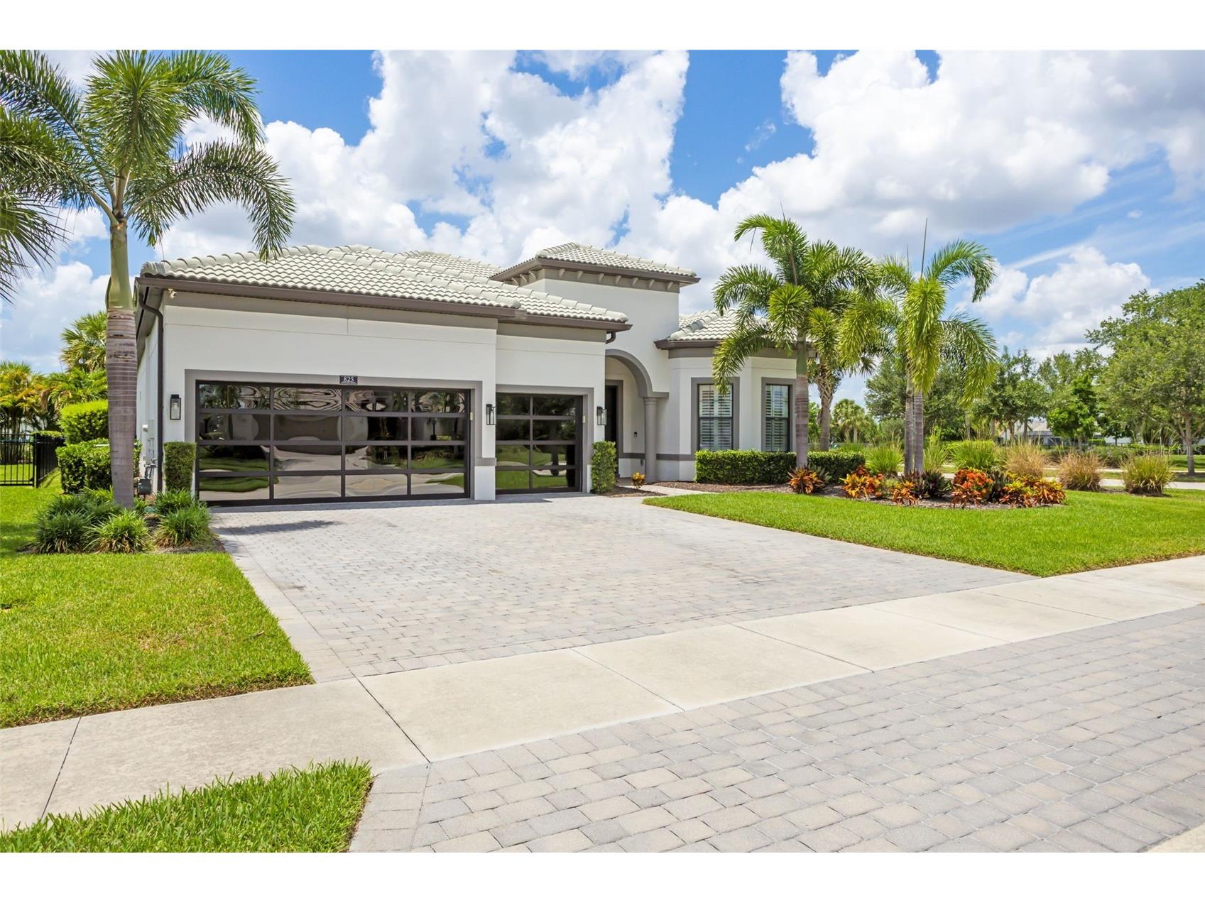 825 Seascape Place Sarasota FL 34240 A4693930 image2