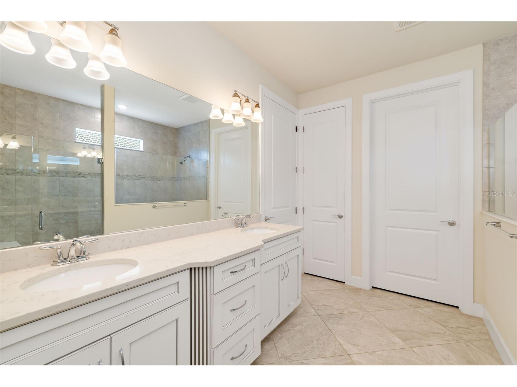 825 Seascape Place Sarasota FL 34240 A4693930 image53