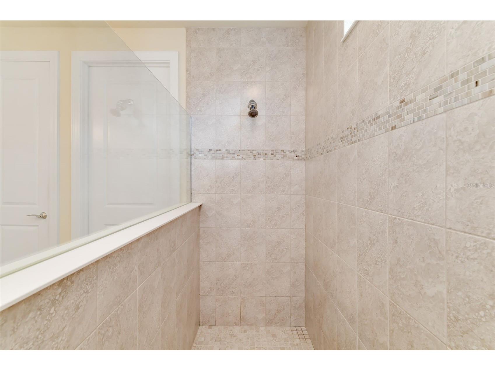 825 Seascape Place Sarasota FL 34240 A4693930 image54