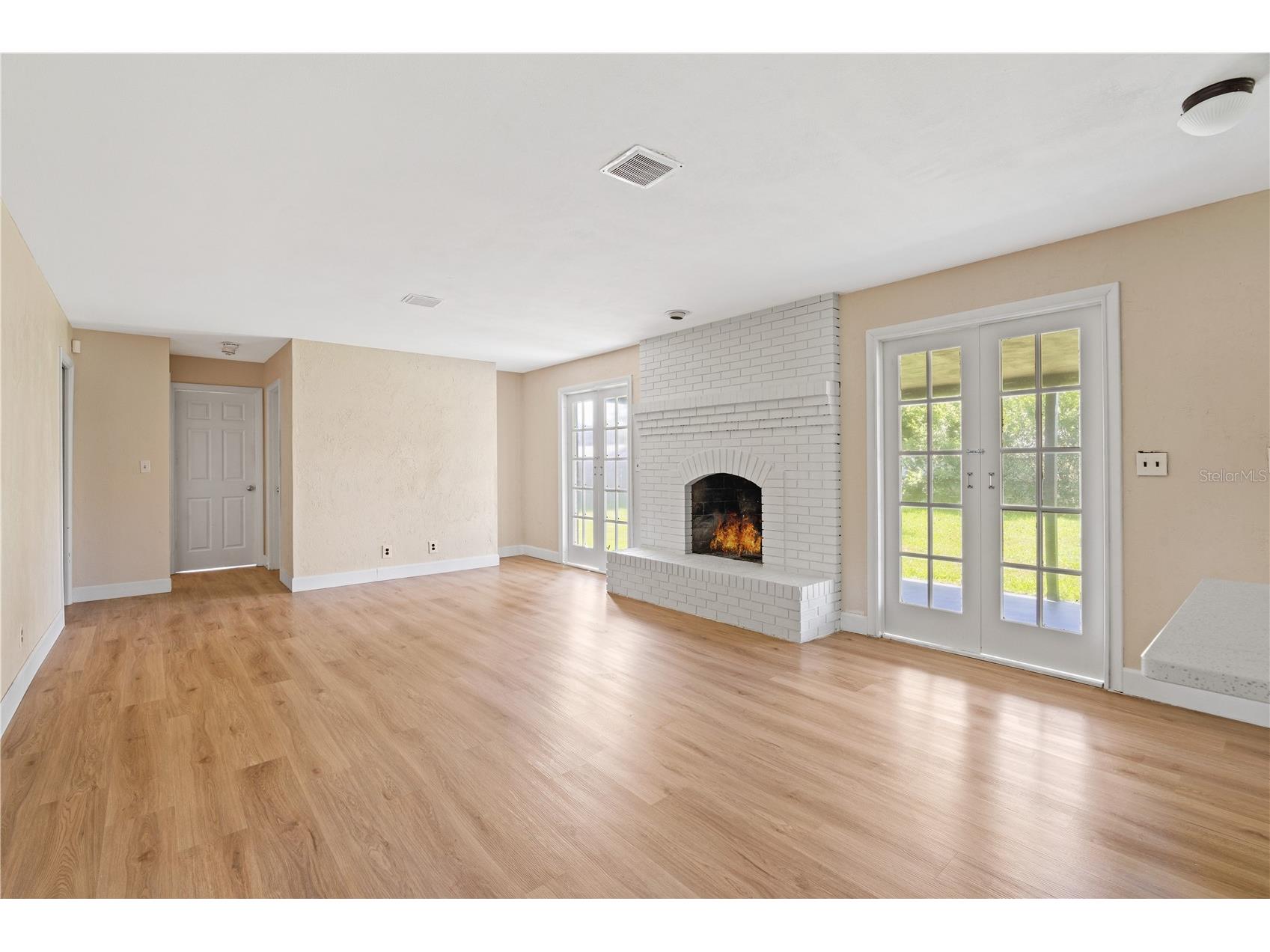 825 Wells Drive South Daytona FL 32119 V4942743 image4