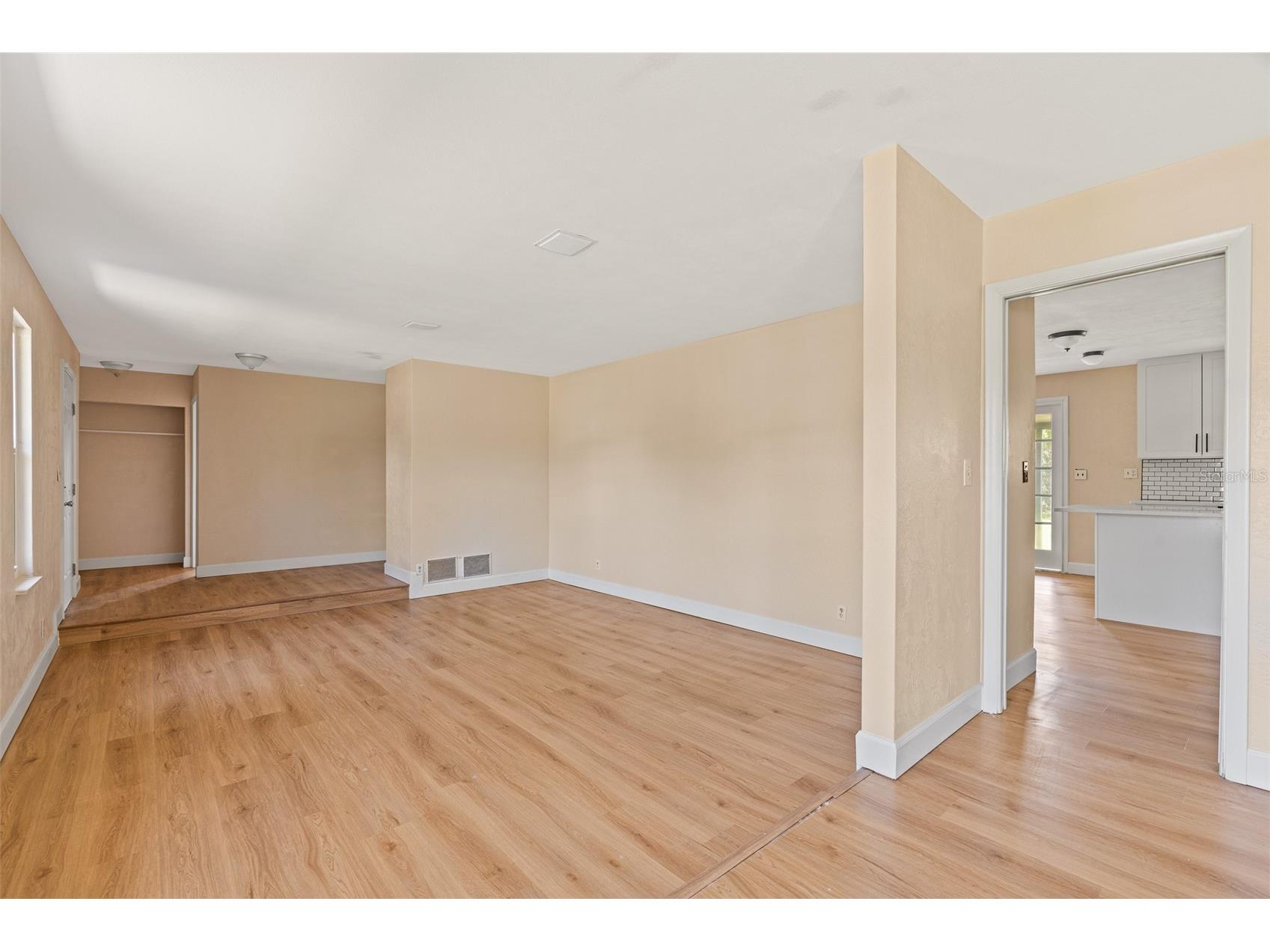 825 Wells Drive South Daytona FL 32119 V4942743 image7