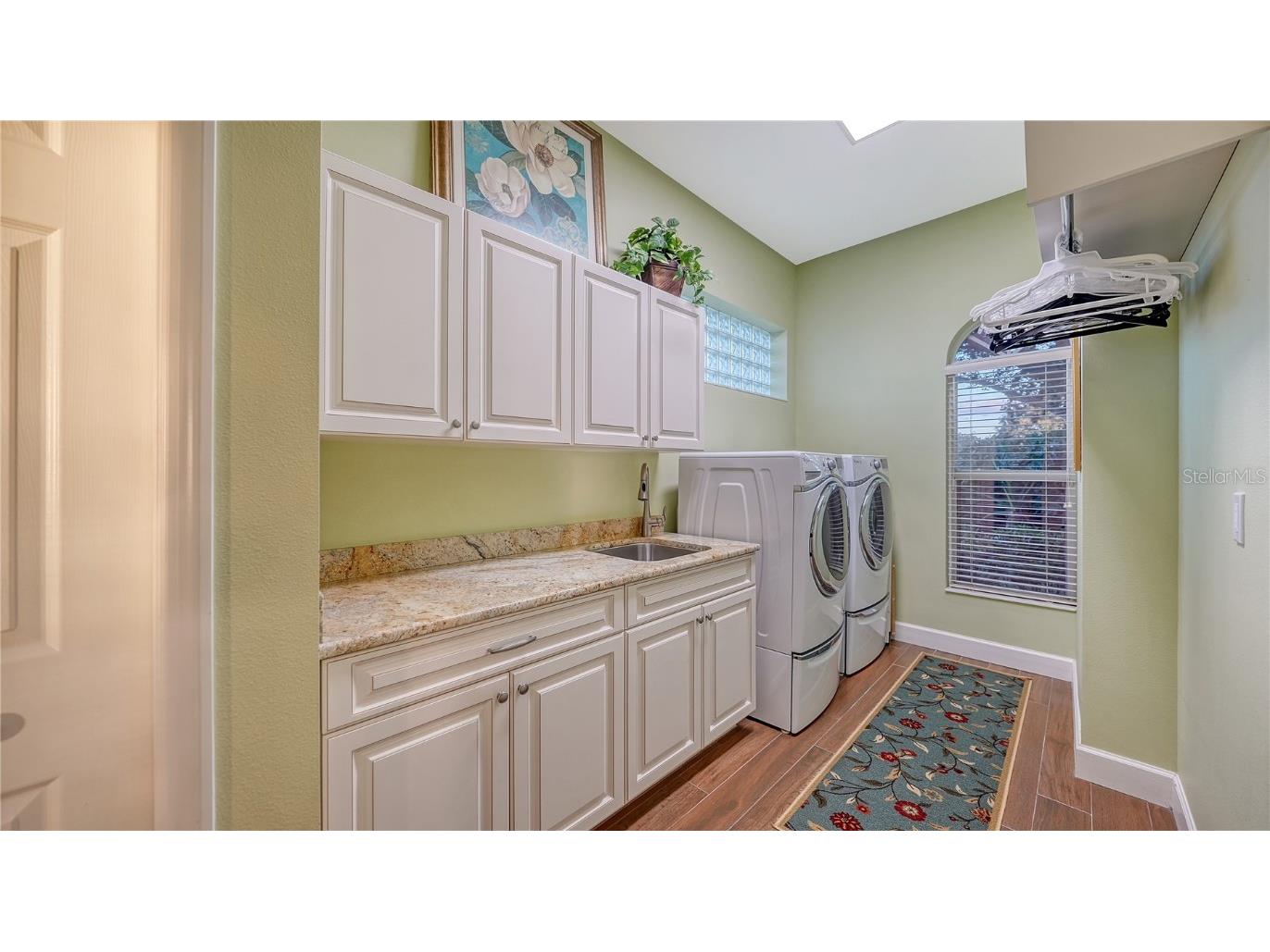 8250 Hugh Alison Place Sarasota FL 34240 A4669348 image23