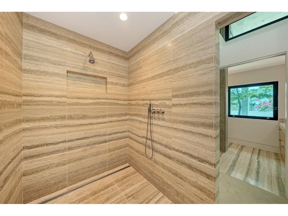 8250 Sanderling Road Sarasota FL 34242 - THE GULF A4660281 image31