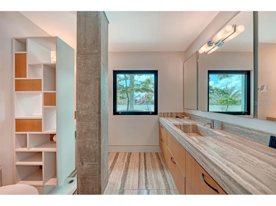 8250 Sanderling Road Sarasota FL 34242 - THE GULF A4660281 image32
