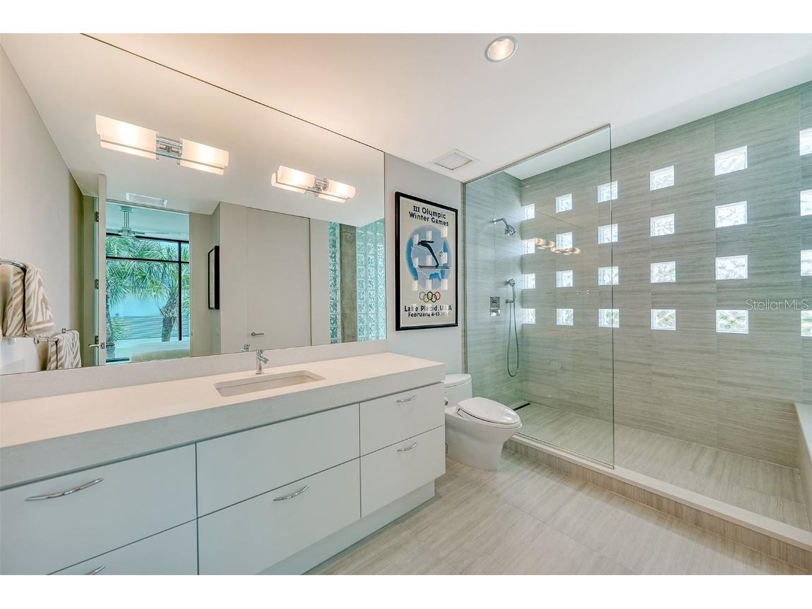 8250 Sanderling Road Sarasota FL 34242 - THE GULF A4660281 image36