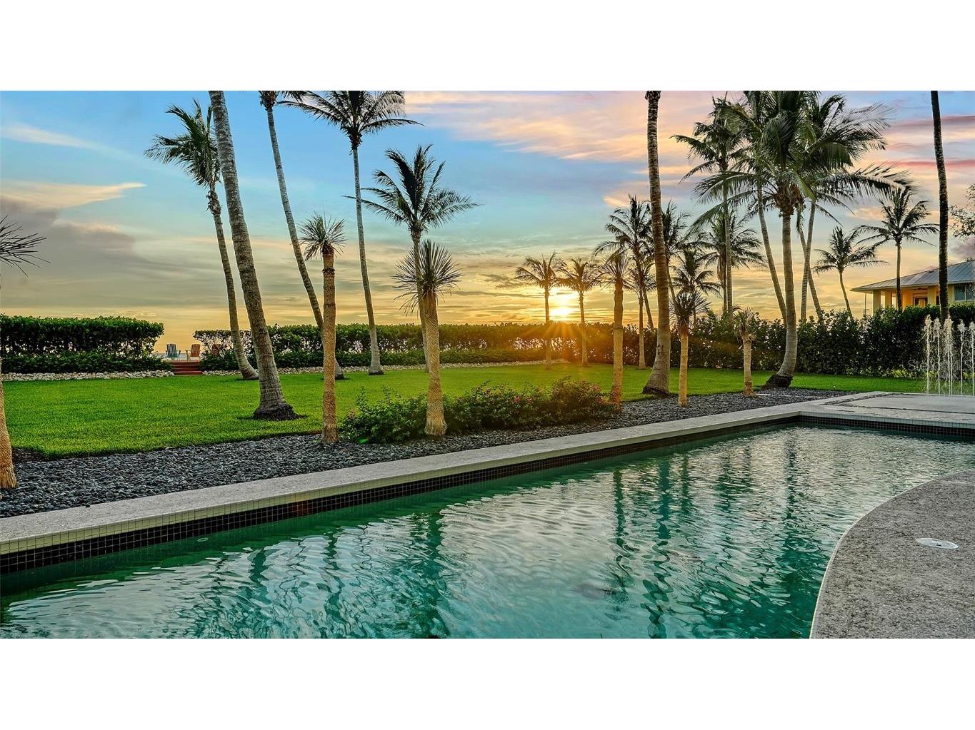 8250 Sanderling Road Sarasota FL 34242 - THE GULF A4660281 image4