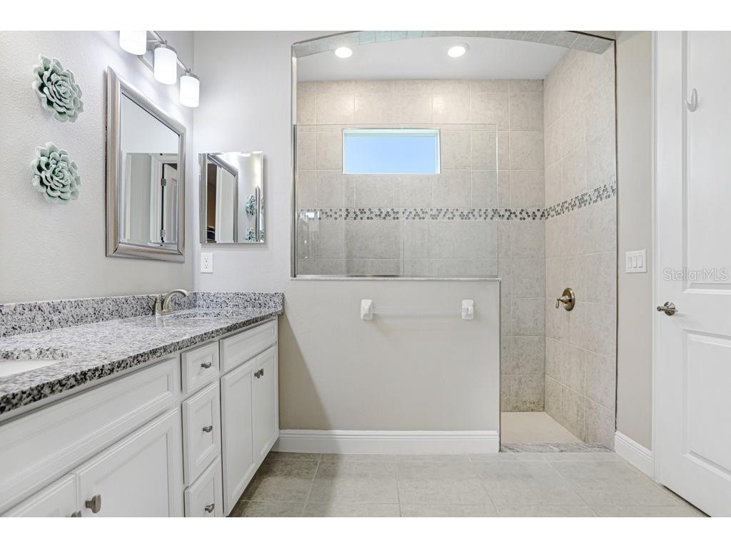 8251 Tea Olive Terrace Palmetto FL 34221 A4686793 image22