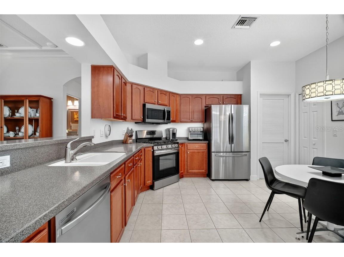 8252 Bridgeport Bay Circle Mount Dora FL 32757 - LAKES OF MOUNT DORA G5102215 image12