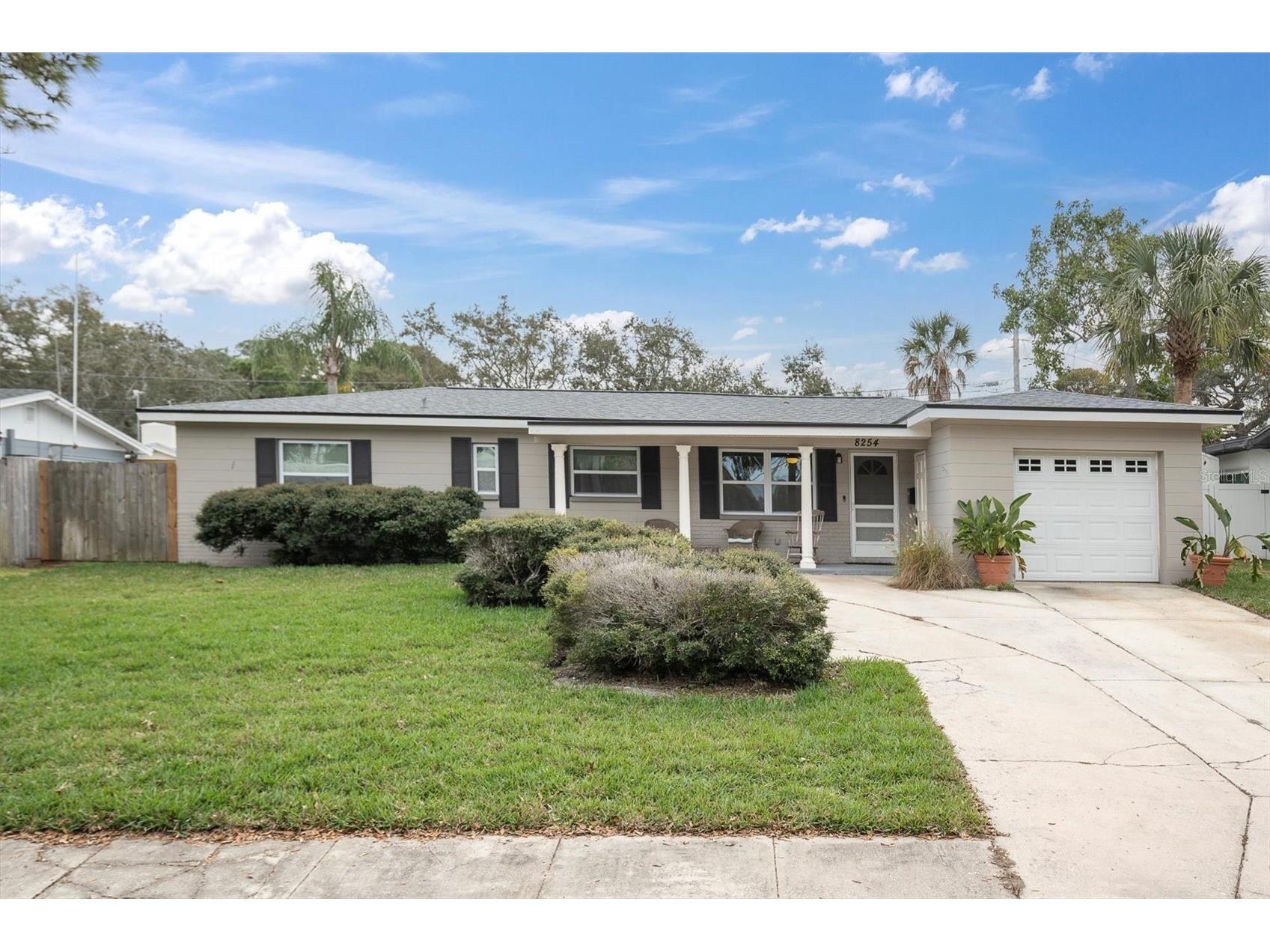 8254 40th Avenue N Saint Petersburg FL 33709 TB8465209 image1