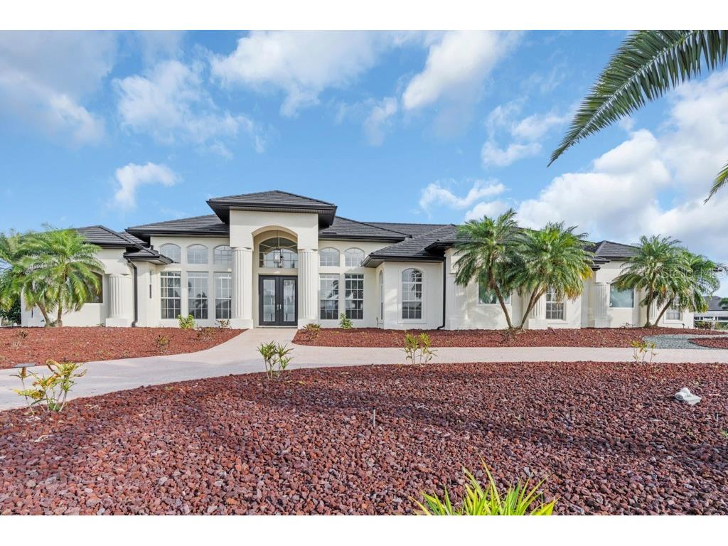 8256 Antwerp Circle Port Charlotte FL 33981 - ANTWERP & VISCOUNT D6135632 image1