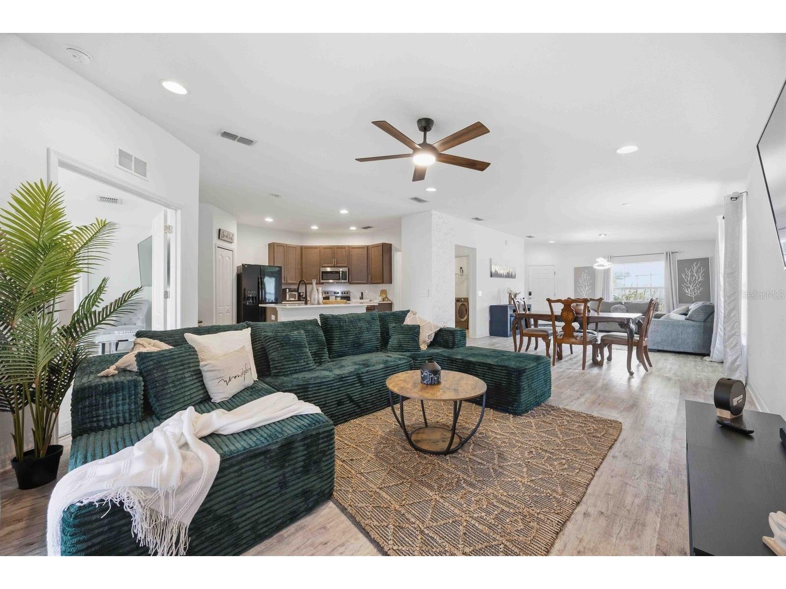 8256 Campbell Crossing Circle Lakeland FL 33810 OM726489 image17