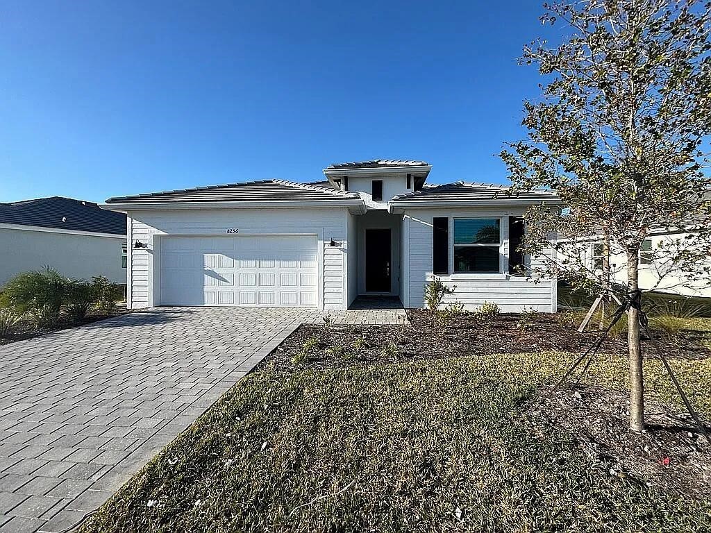 8256 Shore Lake Drive Englewood FL 34224 O6362639 image1