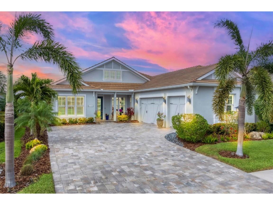 8258 Grande Shores Drive Sarasota FL 34240 A4647851 image1