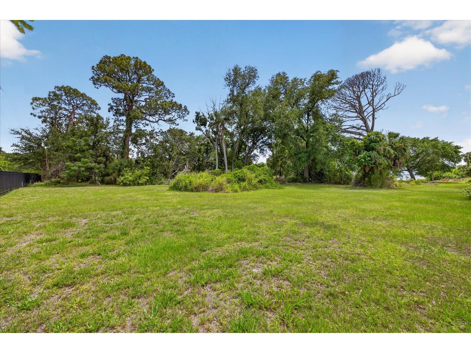 8258 Longbay Blvd Sarasota FL 34243 TB8511357 image17