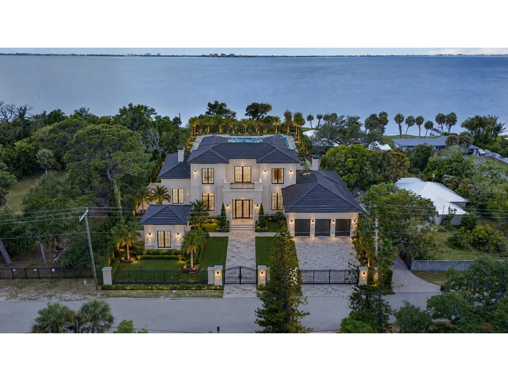 8258 Longbay Blvd Sarasota FL 34243 TB8511357 image2
