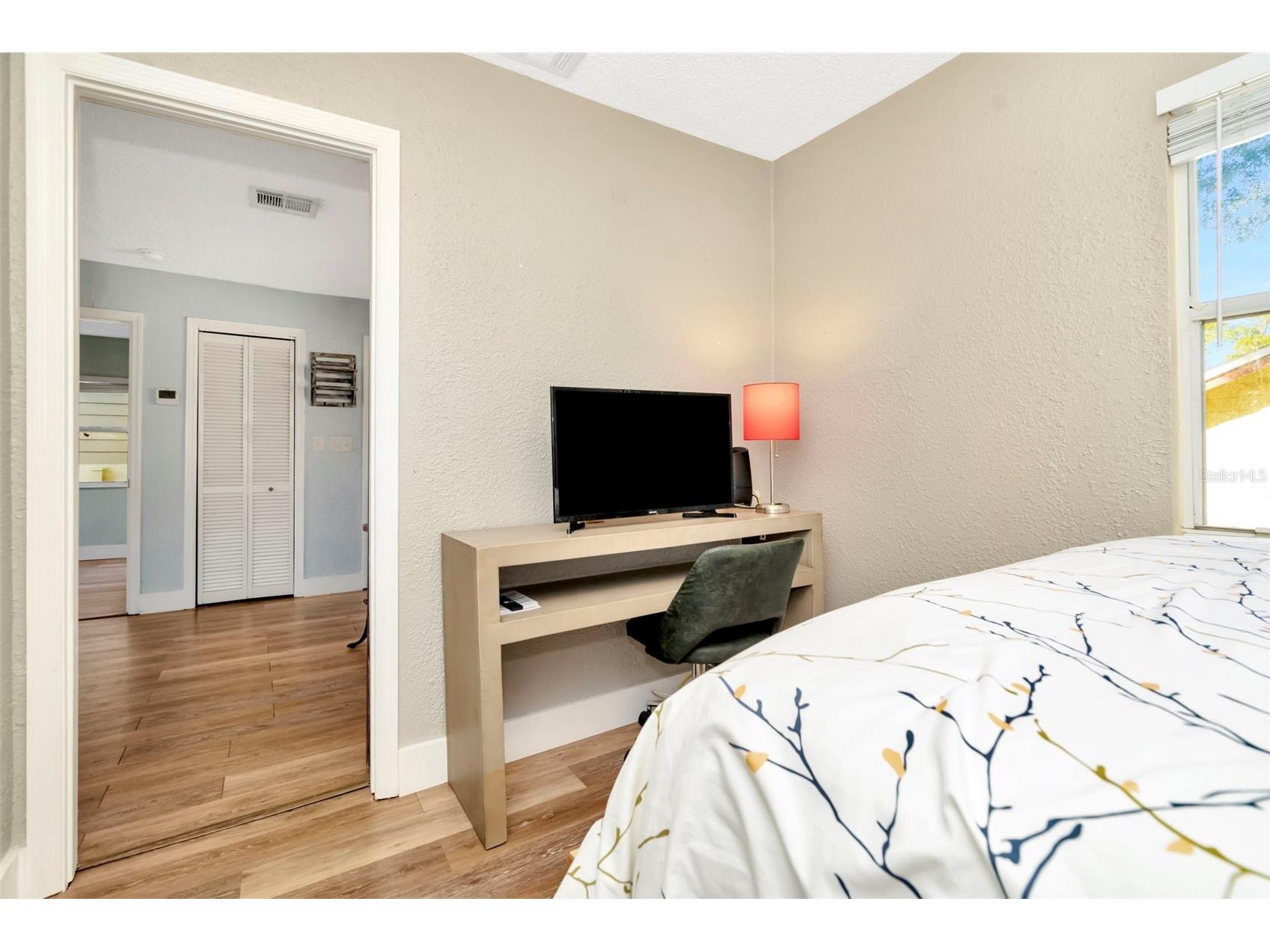 826 11th Avenue S #APT 1 Saint Petersburg FL 33701 TB8510381 image20