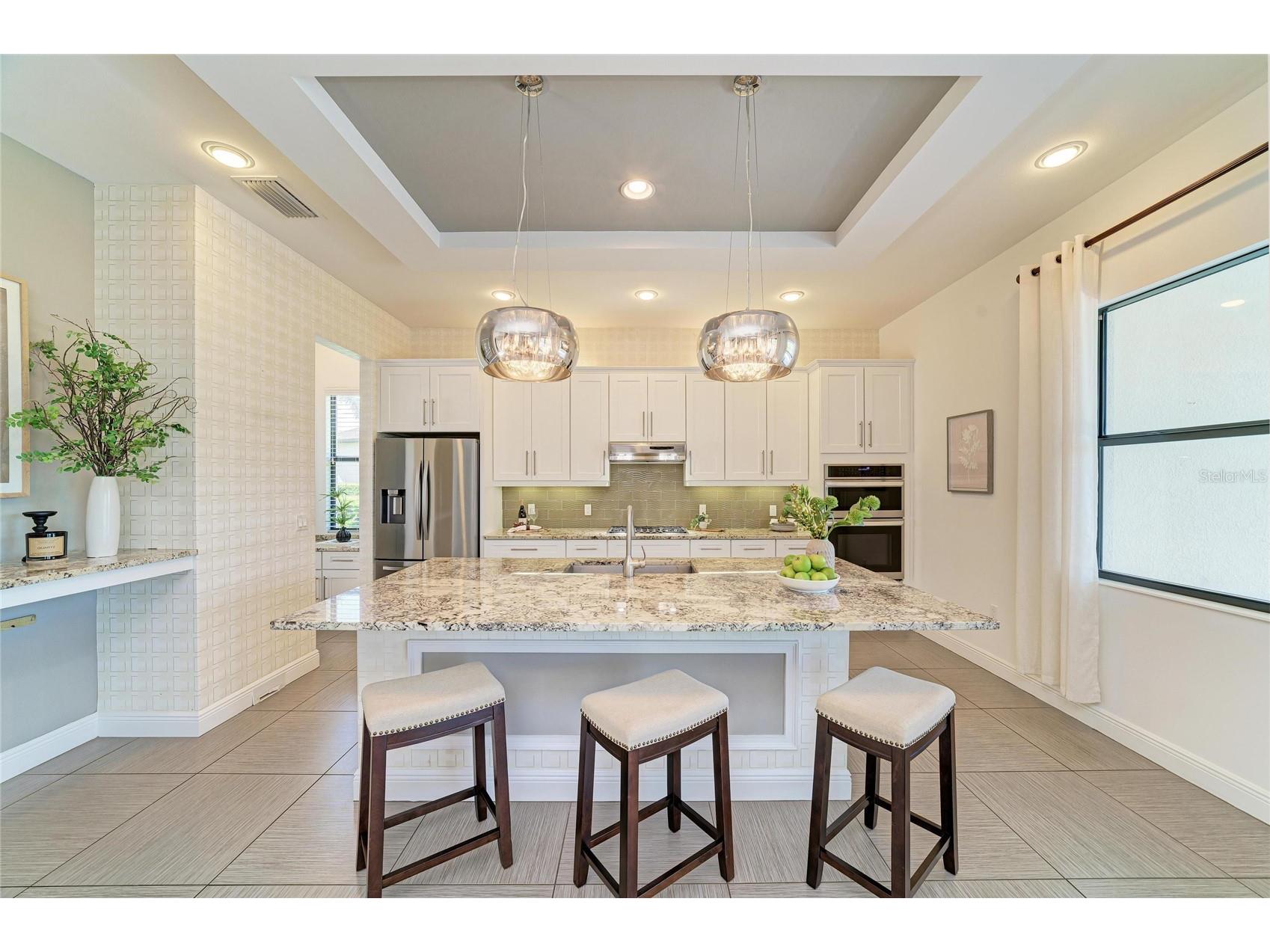 826 Honeyflower Loop Bradenton FL 34212 A4685391 image3