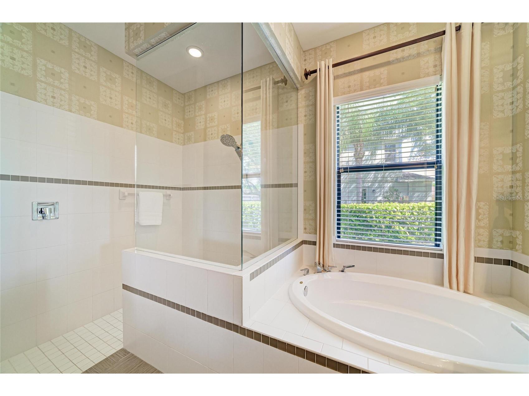 826 Honeyflower Loop Bradenton FL 34212 A4685391 image33