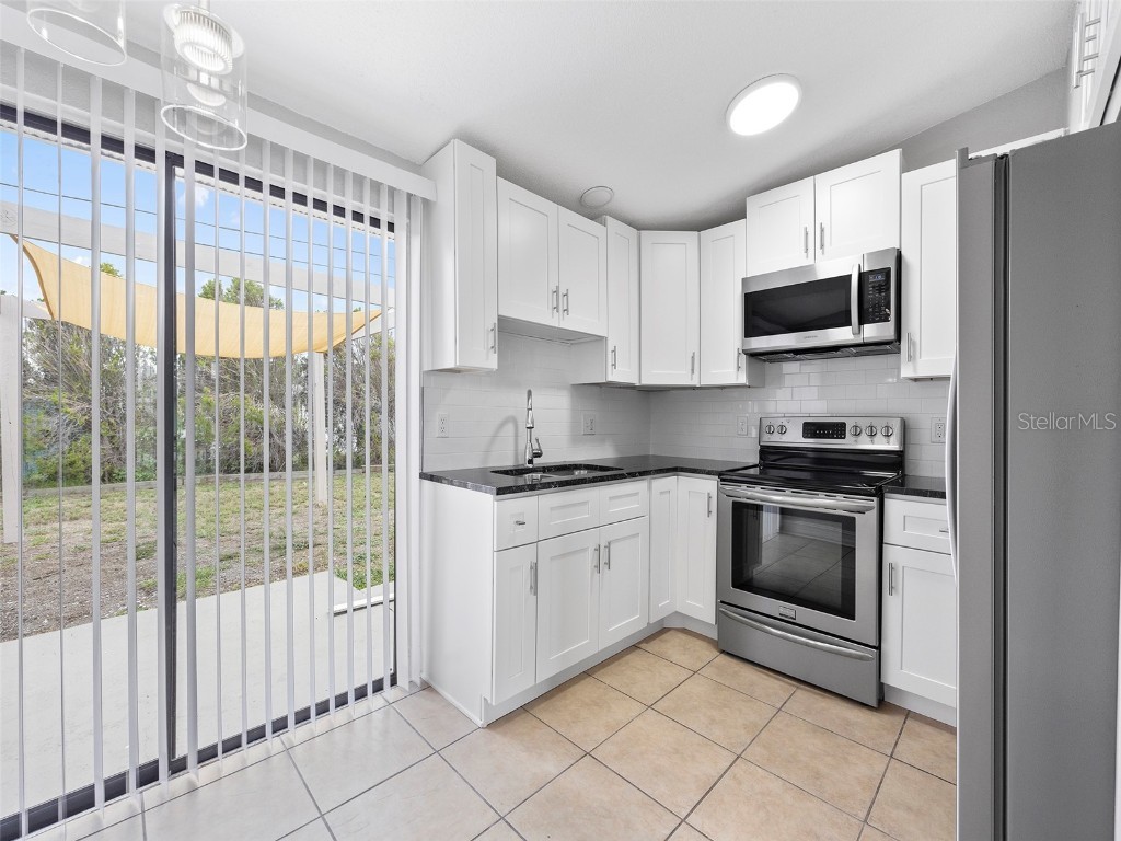 8261 Cristobal Avenue North Port FL 34287 C7476367 image1