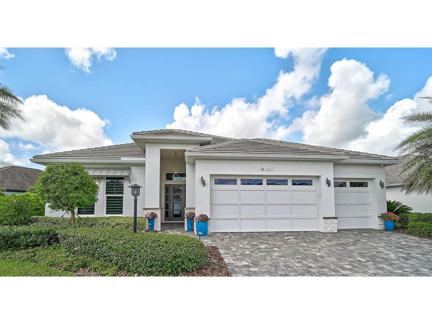 8261 Grande Shores Drive Sarasota FL 34240 A4637232 image1