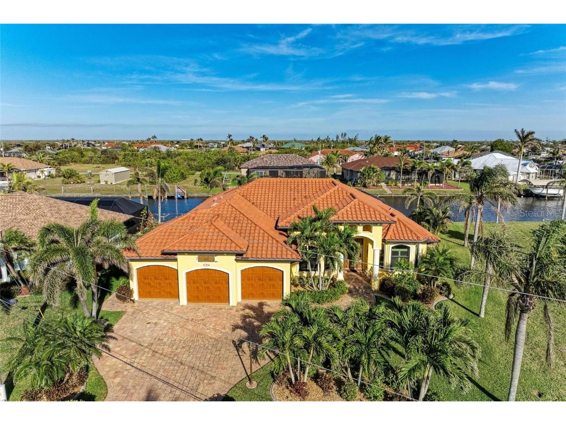 8264 Antwerp Circle Port Charlotte FL 33981 - ANTWERP WATERWAY D6140813 image2