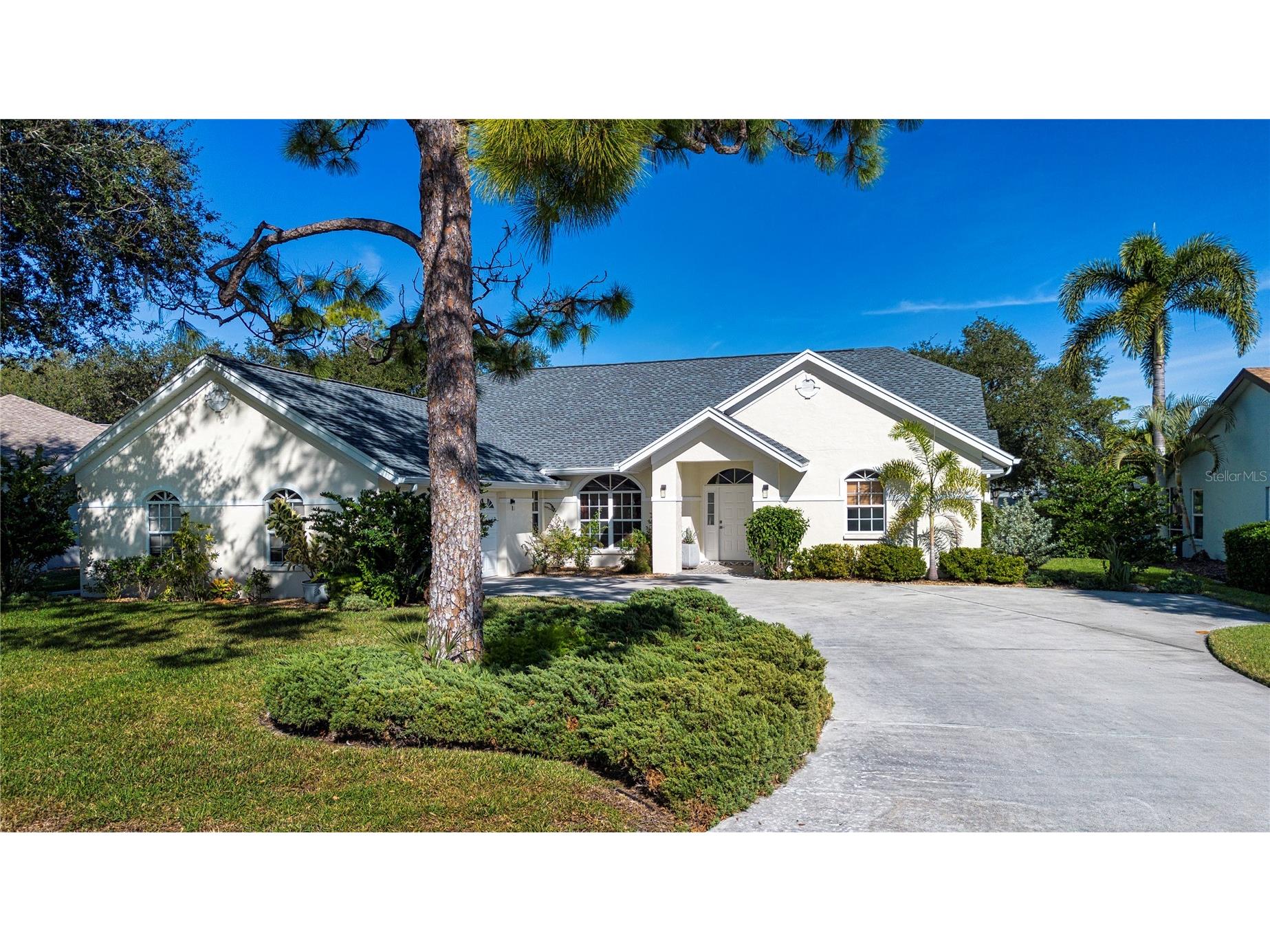 8267 Shadow Pine Way Sarasota FL 34238 A4674924 image1